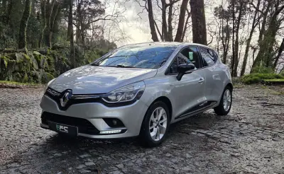 Renault Clio 2017 - 10950 EUR, 114000 km - AUTO.MOTO.pt - 114000km - foto 5 de 19