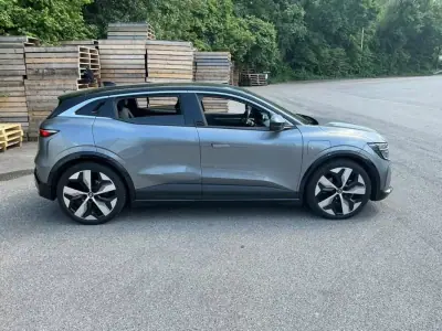 Renault Mégane E-Tech 2024 - 27990 EUR, 55537 km - 55537km - foto 4 de 14