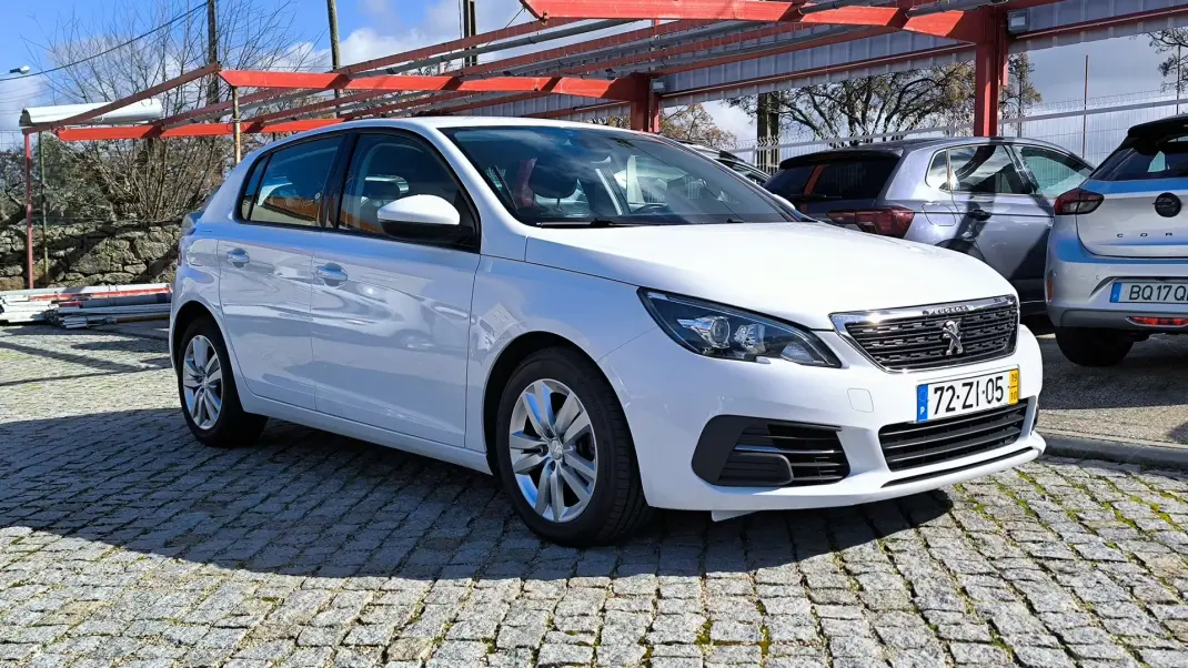 Peugeot 308 2019 - 11950 EUR, 92533 km - AUTO.MOTO.pt - 92533km - foto 3 de 8