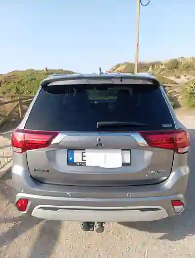 Mitsubishi Outlander 2019 - 23500 EUR, 95000 km - AUTO.MOTO.pt - 95000km - foto 3 de 15