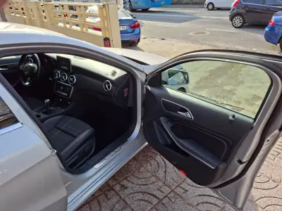 Mercedes-Benz A 180 2017 - 16900 EUR, 125000 km - AUTO.MOTO.pt - 125000km - foto 21 de 31