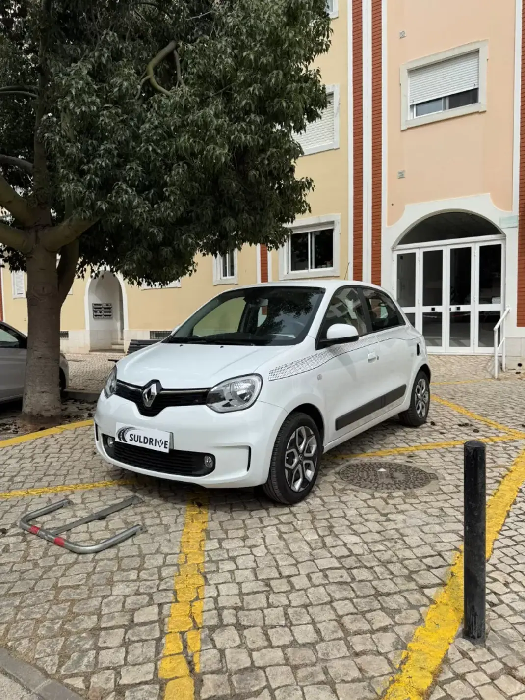Renault Twingo 2020 - 12350 EUR, 40000 km - AUTO.MOTO.pt - 40000km - foto 1 de 12