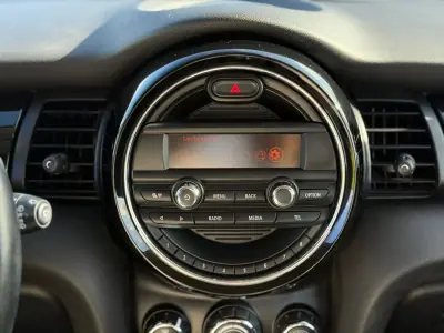 MINI One 2017 - 13500 EUR, 95900 km - AUTO.MOTO.pt - 95900km - foto 10 de 28