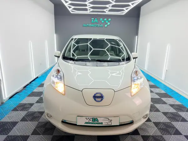 Nissan Leaf 2013 - 6500 EUR, 54000 km - AUTO.MOTO.pt - 54000km - foto 2 de 21