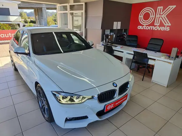 BMW 330e 2018 — foto 2 de 33