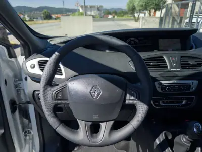 Renault Grand Scénic 2012 - 9500 EUR, 229000 km - AUTO.MOTO.pt - 229000km - foto 14 de 37