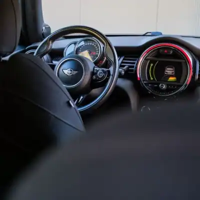 MINI Cooper 2015 - 19999 EUR, 172000 km - AUTO.MOTO.pt - 172000km - foto 14 de 24