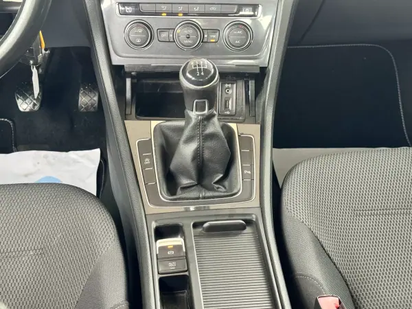 Volkswagen Golf 2017 - 14850 EUR, 162567 km - AUTO.MOTO.pt - 162567km - foto 15 de 20
