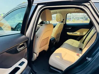 Jaguar F-Pace 2017 - 24999 EUR, 78000 km - AUTO.MOTO.pt - 78000km - foto 25 de 32