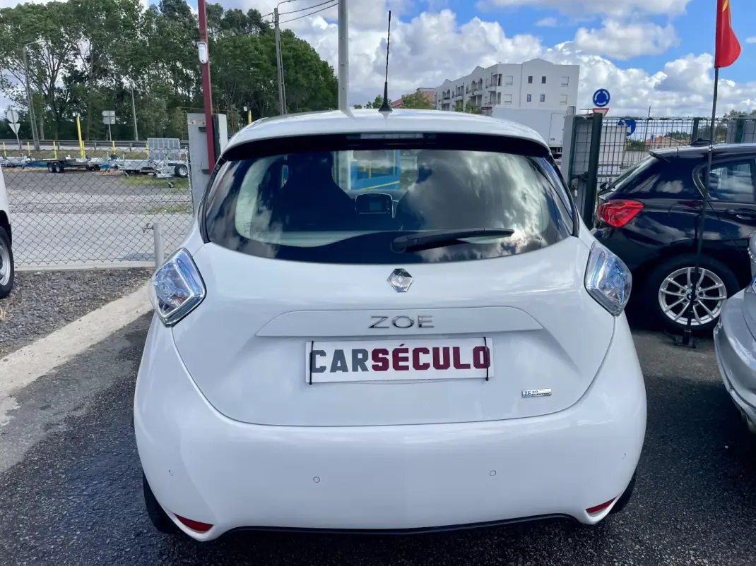 Renault Zoe 2019 - 12750 EUR, 46662 km - AUTO.MOTO.pt - 46662km - foto 5 de 32