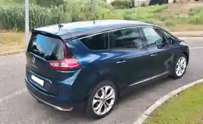Renault Scénic 2019 - 13850 EUR, 196964 km - AUTO.MOTO.pt - 196964km - foto 5 de 15