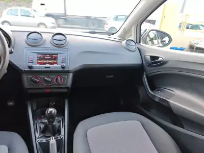 SEAT Ibiza 2016 - 10900 EUR, 80000 km - AUTO.MOTO.pt - 80000km - foto 25 de 29