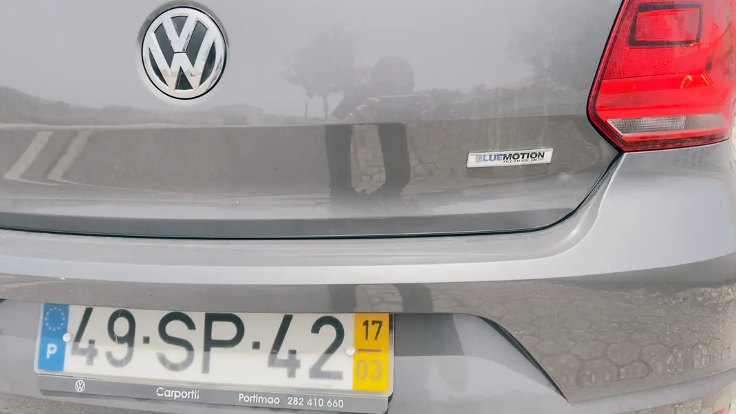 Volkswagen Polo 2017 - 9500 EUR, 61900 km - AUTO.MOTO.pt - 61900km - foto 14 de 16