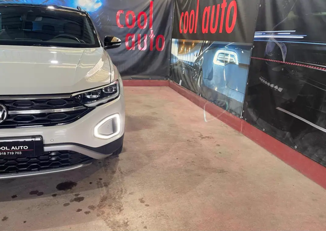 Volkswagen T-Roc 2023 - 21100 EUR, 51000 km - AUTO.MOTO.pt - 51000km - foto 12 de 49