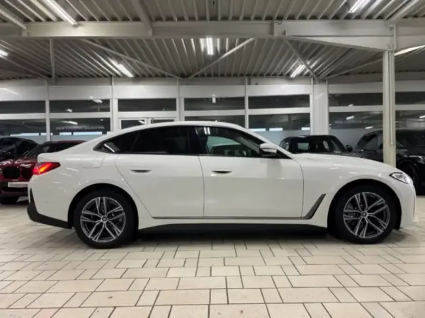 BMW i4 2022 - 37000 EUR, 54000 km - AUTO.MOTO.pt - 54000km - foto 2 de 13