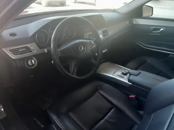 Mercedes-Benz E 200 2016 - 20900 EUR, 180000 km - AUTO.MOTO.pt - 180000km - foto 9 de 10