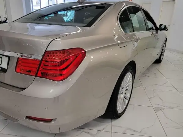 BMW 730 2009 - 23500 EUR, 107760 km - AUTO.MOTO.pt - 107760km - foto 17 de 54