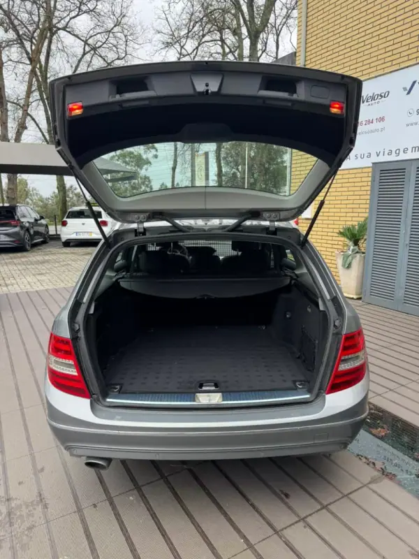 Mercedes-Benz C 220 2012 - 11850 EUR, 343240 km - AUTO.MOTO.pt - 343240km - foto 6 de 16