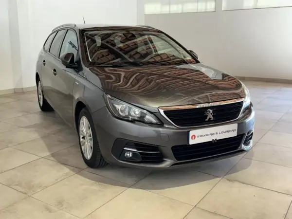 Peugeot 308 SW 2019 - 13000 EUR, 76390 km - AUTO.MOTO.pt - 76390km - foto 3 de 22