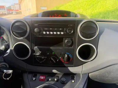 Citroën BERLINGO VAN XL 1.5 BLUE HDI 3 LUGARES 2012 - 6990 EUR, 247000 km - AUTO.MOTO.pt - 247000km - foto 15 de 24