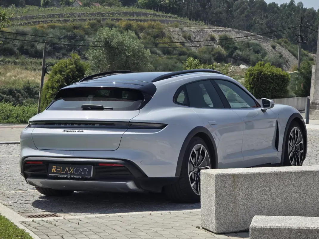 Porsche Taycan Cross Turismo 2021 - 65499 EUR, 59000 km - AUTO.MOTO.pt - 59000km - foto 8 de 40