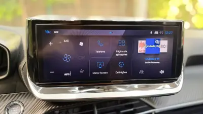 Peugeot e-2008 2025 - 25900 EUR, 13646 km - AUTO.MOTO.pt - 13646km - foto 15 de 22