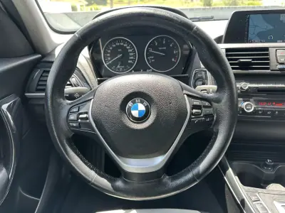 BMW 118 2015 - 16000 EUR, 220000 km - AUTO.MOTO.pt - 220000km - foto 30 de 65