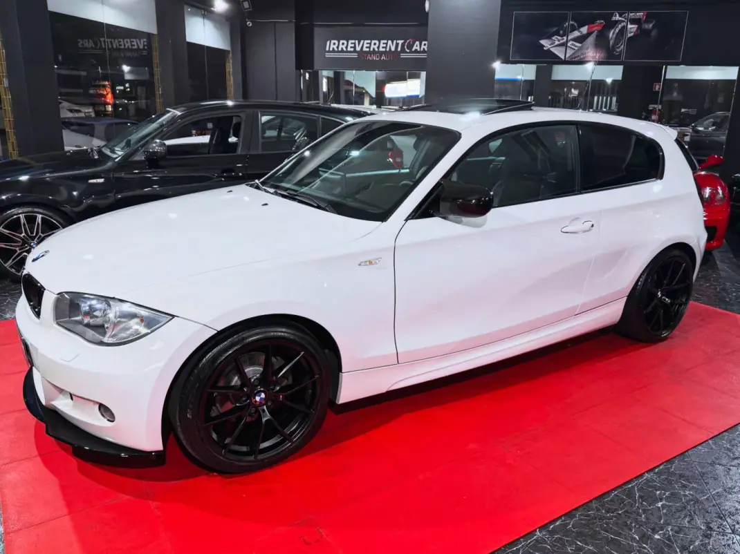 BMW 118 2011 - 13990 EUR, 220567 km - AUTO.MOTO.pt - 220567km - foto 1 de 22