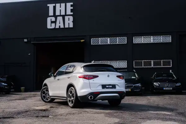 Alfa Romeo Stelvio 2017 - 29400 EUR, 139000 km - AUTO.MOTO.pt - 139000km - foto 7 de 35