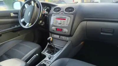 Ford Focus SW 2009 - 5500 EUR, 226000 km - AUTO.MOTO.pt - 226000km - foto 6 de 16