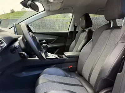 Peugeot 3008 2018 - 17900 EUR, 78000 km - AUTO.MOTO.pt - 78000km - foto 5 de 15