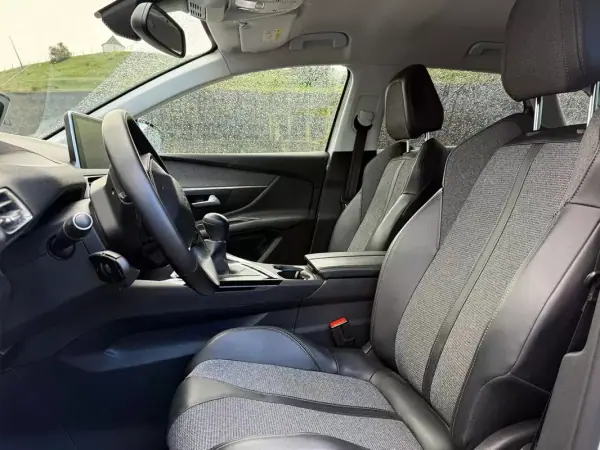 Peugeot 3008 2018 - 16900 EUR, 78000 km - AUTO.MOTO.pt - 78000km - foto 5 de 15
