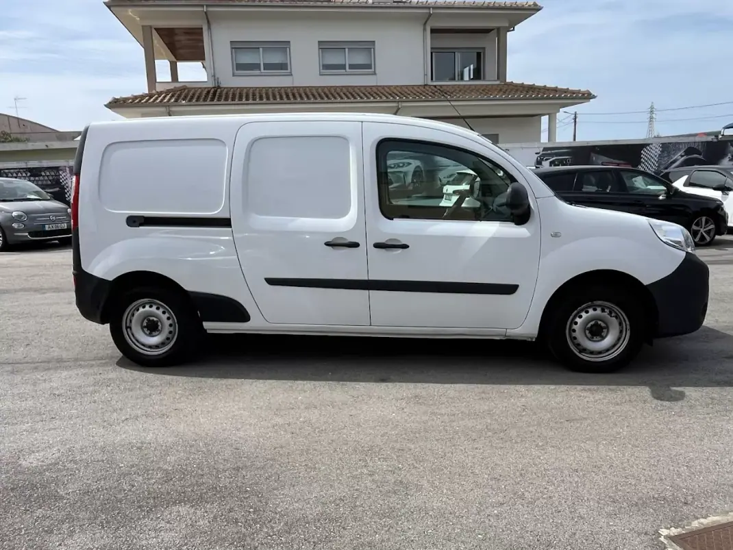 Renault Kangoo 1.5 DCi Maxi 2021 - 13250 EUR, 125000 km - AUTO.MOTO.pt - 125000km - foto 4 de 39