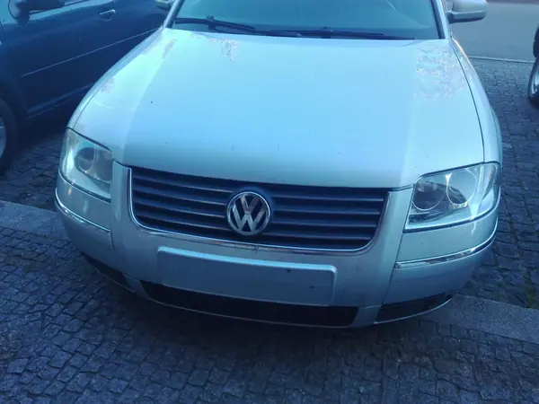 Volkswagen Passat Variant 2003 - 2900 EUR, 220000 km - AUTO.MOTO.pt - 220000km - foto 2 de 3