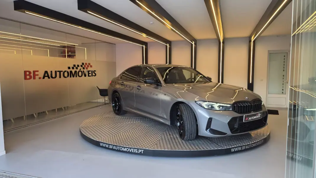 BMW 320 2024 - 42500 EUR, 5552 km - AUTO.MOTO.pt - 5552km - foto 5 de 58