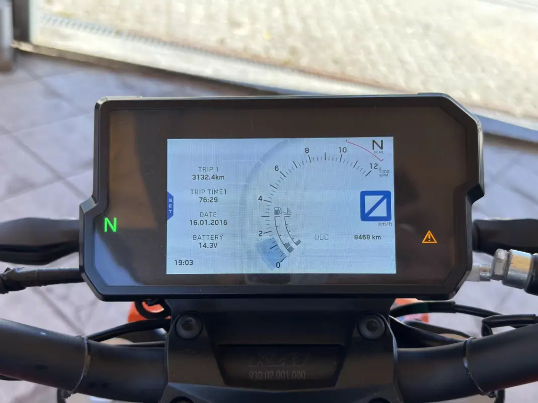 KTM Duke 200 2018 - 3750 EUR, 8468 km - 8468km - foto 6 de 15