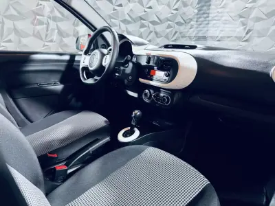 Renault Twingo 2023 - 16990 EUR, 16461 km - AUTO.MOTO.pt - 16461km - foto 12 de 28