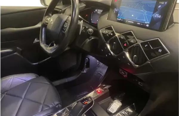DS DS3 Crossback 2022 - 14990 EUR, 86745 km - 86745km - foto 9 de 16