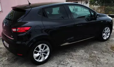 Renault Clio 2017 - 9950 EUR, 77000 km - 77000km - foto 4 de 35