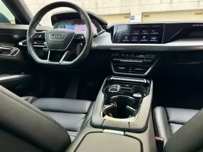 Audi e-tron GT 2022 - 57790 EUR, 82950 km - AUTO.MOTO.pt - 82950km - foto 20 de 55