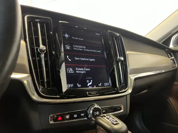 Volvo V90 2018 - 27490 EUR, 160000 km - AUTO.MOTO.pt - 160000km - foto 28 de 53