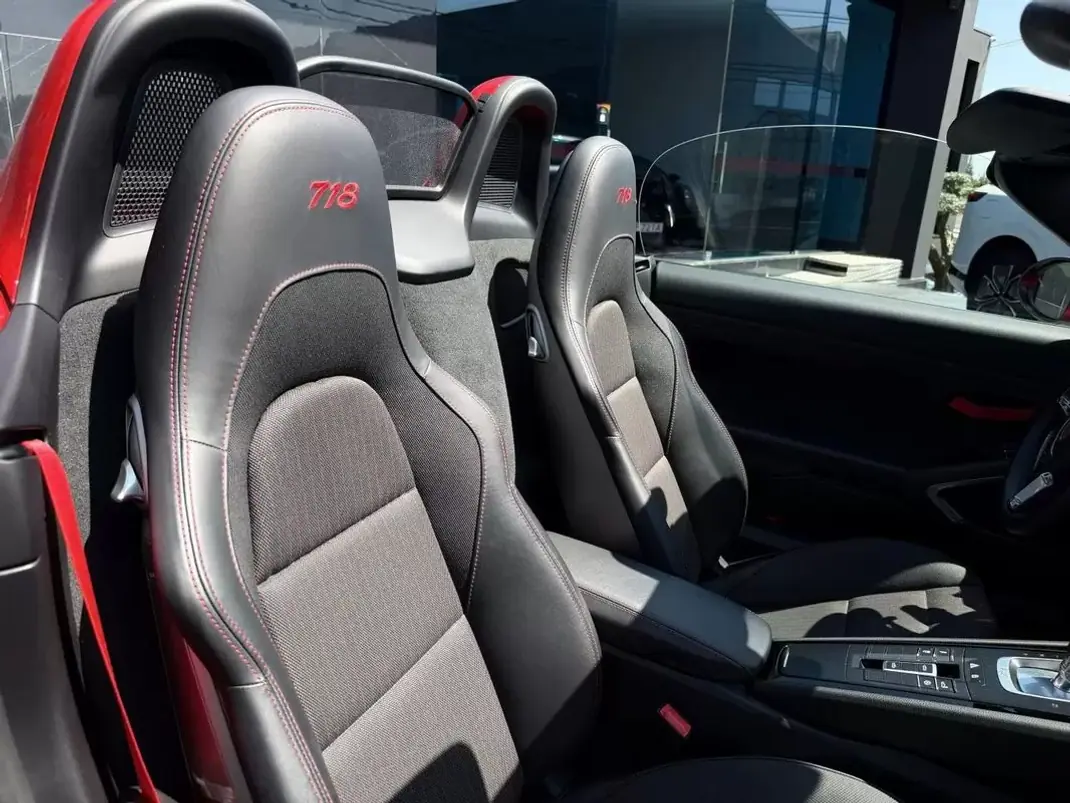 Porsche 718 Boxster 2023 - 85900 EUR, 29000 km - 29000km - foto 15 de 26