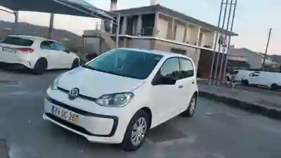 Volkswagen Up! 2016 - 6500 EUR, 85000 km - AUTO.MOTO.pt - 85000km - foto 2 de 13