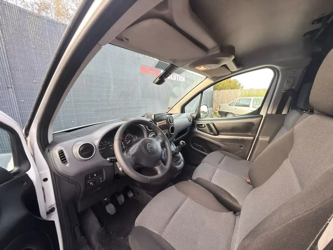 Citroën BERLINGO 1.6hdi 3L AUTOMATICA 2017 - 9950 EUR, 219000 km - AUTO.MOTO.pt - 219000km - foto 20 de 23