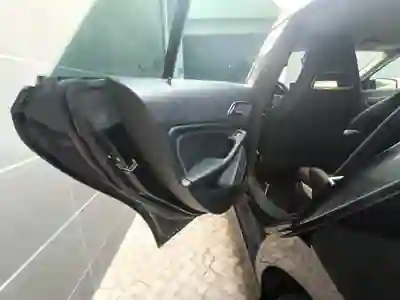 Mercedes-Benz CLA 200 2016 - 15000 EUR, 250000 km - AUTO.MOTO.pt - 250000km - foto 3 de 9