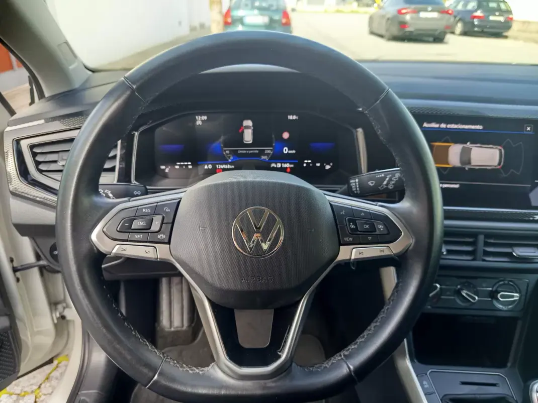 Volkswagen Polo 2023 - 14490 EUR, 125000 km - AUTO.MOTO.pt - 125000km - foto 15 de 18