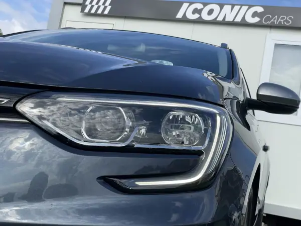 Renault Mégane Sport Tourer 2016 - 10750 EUR, 143000 km - AUTO.MOTO.pt - 143000km - foto 10 de 37