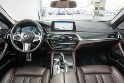 BMW 550 2019 - 65950 EUR, 141950 km - AUTO.MOTO.pt - 141950km - foto 13 de 39