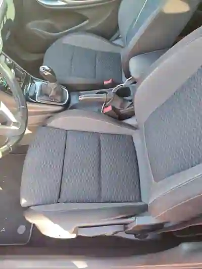 Opel Astra 2020 - 15000 EUR, 60000 km - AUTO.MOTO.pt - 60000km - foto 6 de 7