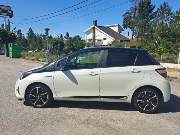 Toyota Yaris 2018 - 16750 EUR, 57032 km - AUTO.MOTO.pt - 57032km - foto 10 de 35